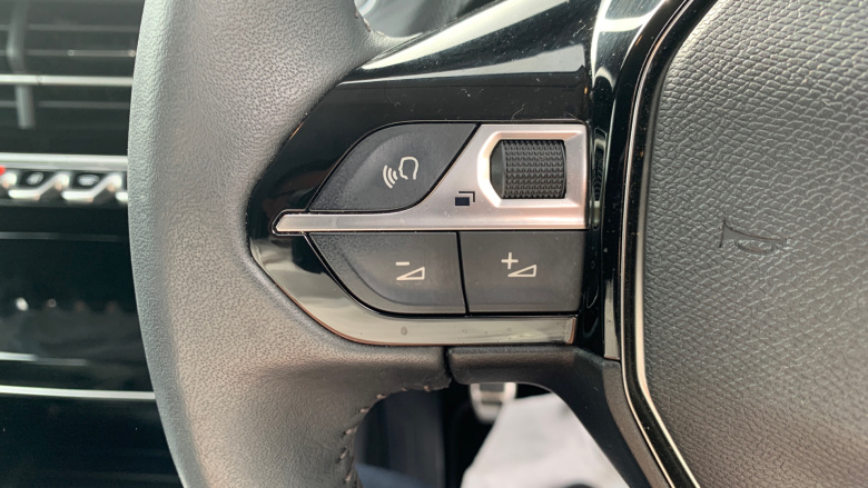 Peugeot 208 1.2 PureTech 100 Allure Premium + 5dr Petrol Hatchback